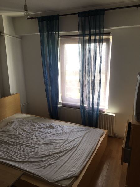 Decebal, adiacent,